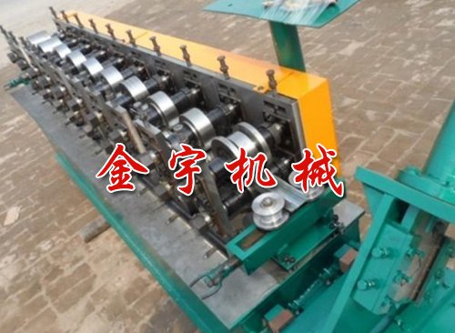輕鋼龍骨成型機